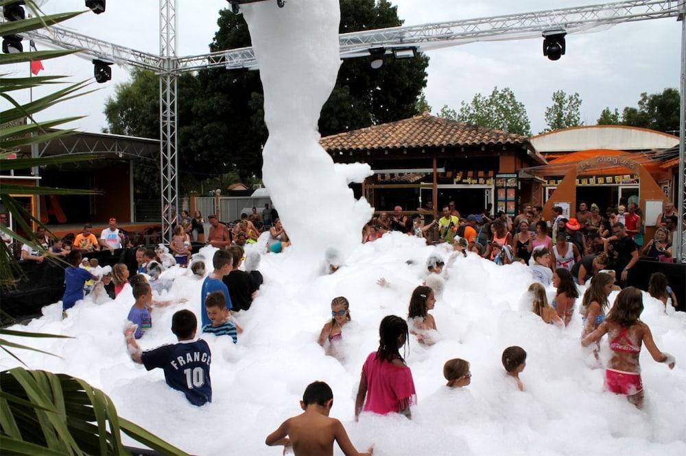 Camping Les Salisses - Maeva Vias Exteriör bild
